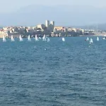 Luxury Seaview Belvedere, Apt A Αντίμπ
