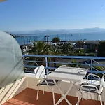 Luxury Seaview Belvedere, Apt A Αντίμπ