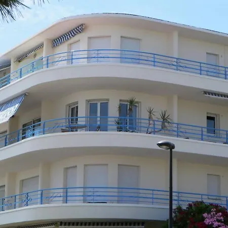 Luxury Seaview Belvedere, Apt A Αντίμπ